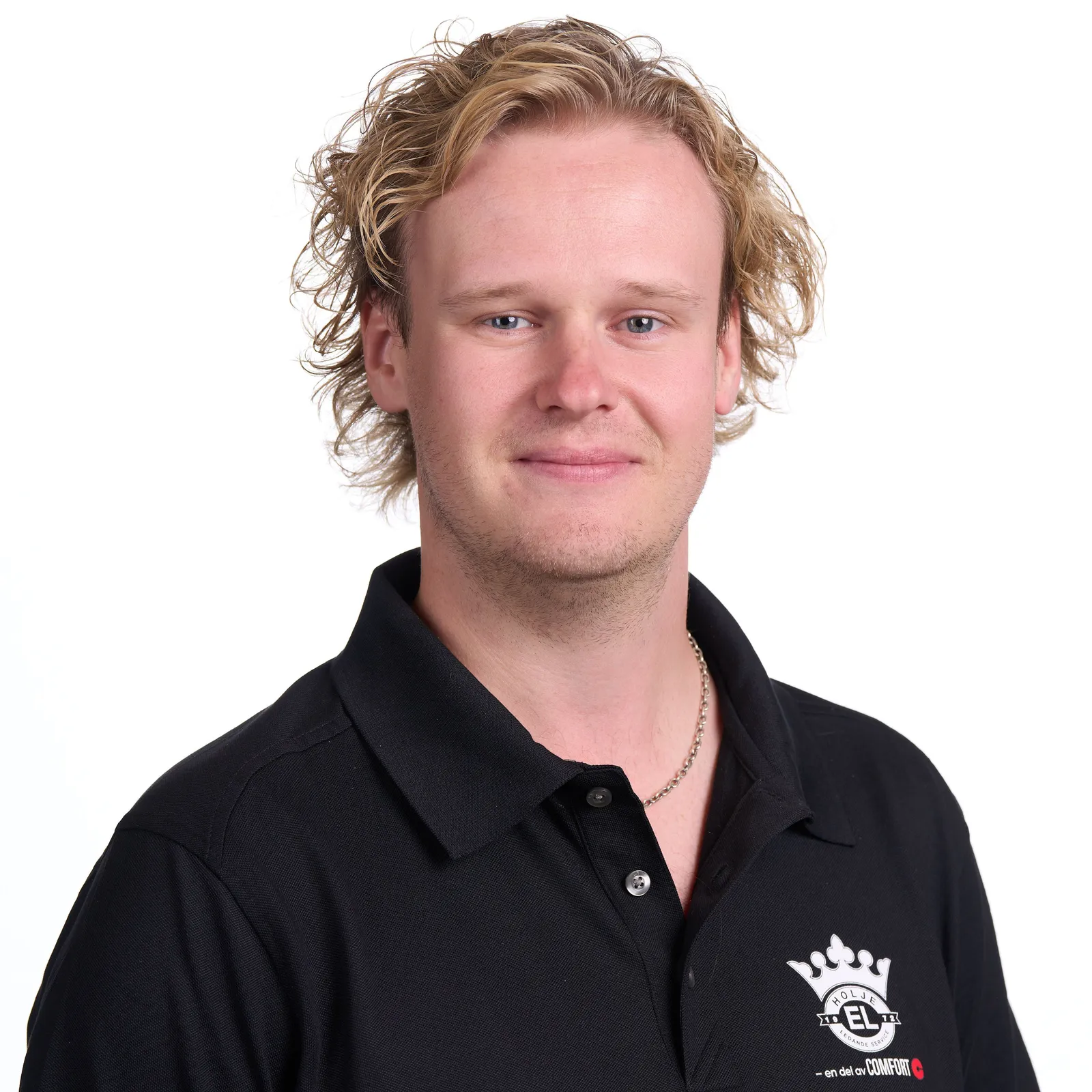 Säkerhetsmontör Marcus Svensson 070-9444947 marcus.svensson@holjeel.se.jpg